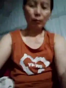 Snapshot of Kiss_love2 chatting on May 26, 7:54 pm Kiss love2 online show from May 26, 7:54 pm