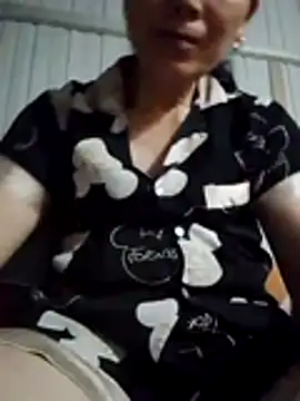 Snapshot of Kiss_love2 chatting on May 27, 2:47 pm Kiss love2 online show from May 27, 2:47 pm