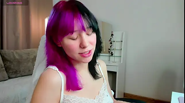 EmilyTrase online show from June 24, 1:04 am