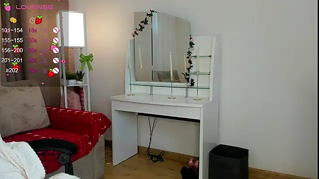 EmilyTrase online show from July 18, 1:10 am