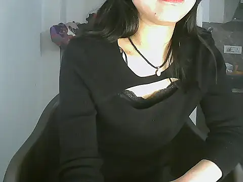 Snapshot of Sweety_cream chatting on February 10, 9:13 am Sweety cream online show from February 10, 9:13 am