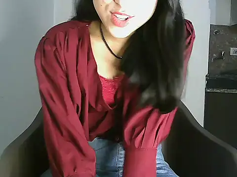 Snapshot of Sweety_cream chatting on February 19, 10:44 am Sweety cream online show from February 19, 10:44 am