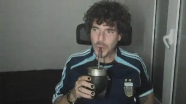 Snapshot of joaquin420_hot chatting on February 12, 4:18 am joaquin420 hot online show from February 12, 4:18 am