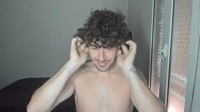 Snapshot of joaquin420_hot chatting on March 1, 7:21 am joaquin420 hot online show from March 1, 7:21 am