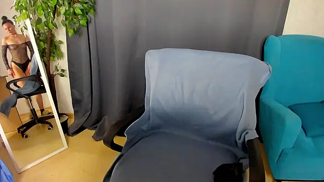 little  isabel online show from May 21, 7:59 am