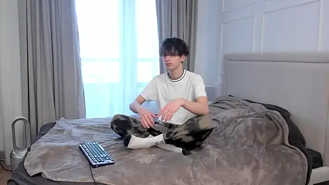 Snapshot of Ur_NextDoor_Boy chatting on March 2, 6:36 am Ur NextDoor Boy online show from March 2, 6:36 am