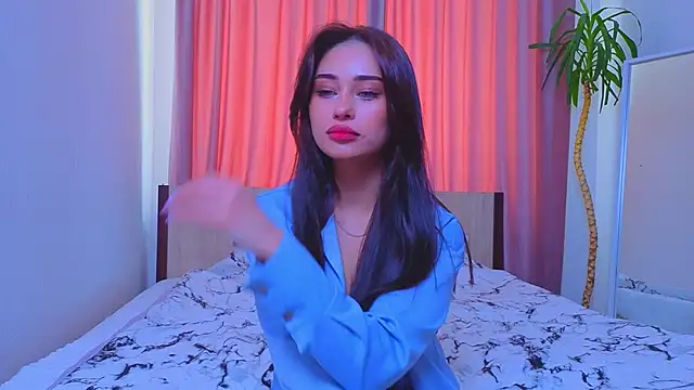 Snapshot of Sofia_Plump chatting on February 10, 9:35 am Sofia Plump online show from February 10, 9:35 am