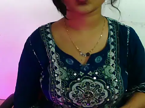 AnshikaBloom98 online show from March 14, 6:24 pm