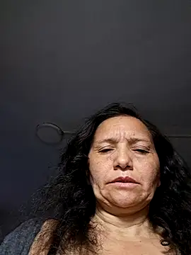 Snapshot of Alexamontiel_ chatting on February 12, 11:49 am Alexamontiel online show from February 12, 11:49 am