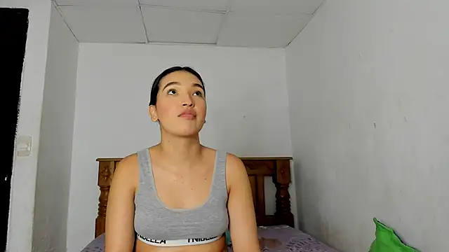 Snapshot of Scarlett_rossii chatting on March 4, 1:33 am Scarlett rossii online show from March 4, 1:33 am