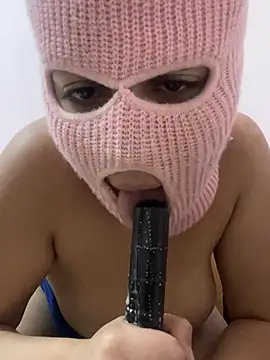 Snapshot of faettaa chatting on February 18, 2:57 pm faettaa online show from February 18, 2:57 pm