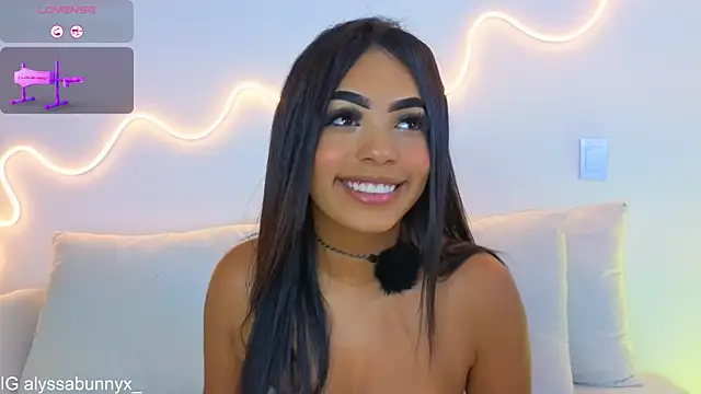 Alyssa bunnyx online show from April 4, 1:48 am