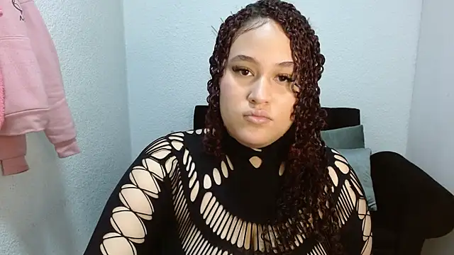 Snapshot of leilanewgirl chatting on February 23, 12:35 pm leilanewgirl online show from February 23, 12:35 pm