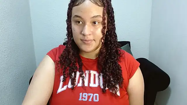 Snapshot of leilanewgirl chatting on March 2, 12:45 pm leilanewgirl online show from March 2, 12:45 pm