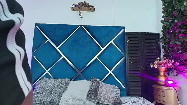 AlexaRousse4u online show from March 31, 2:13 am