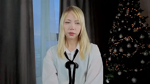 Snapshot of UWU_flower chatting on February 14, 12:24 pm UWU flower online show from February 14, 12:24 pm