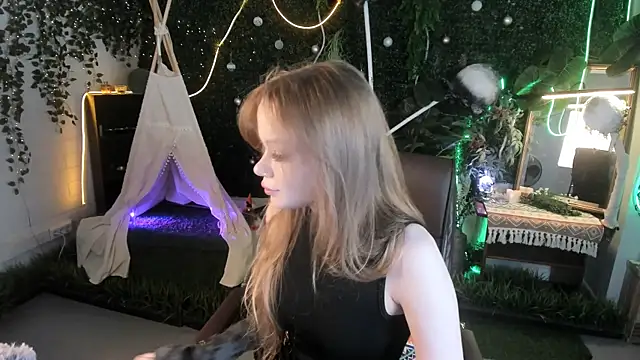 AmyNox online show from July 4, 9:15 am