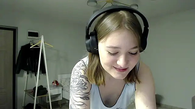 Mirrrra1 online show from February 16, 7:54 pm