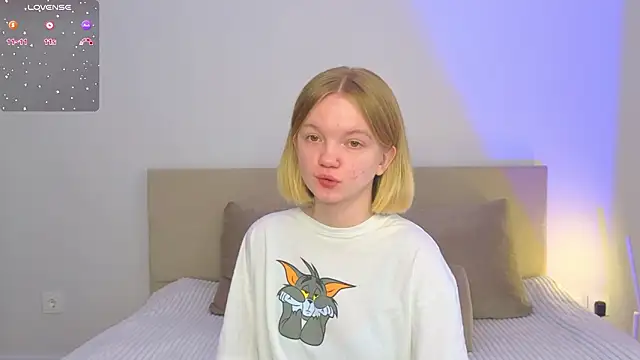 StellaBunny online show from March 19, 4:05 am