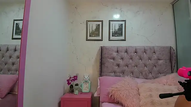 Snapshot of LuciadelaVega chatting on February 26, 11:31 am LuciadelaVega online show from February 26, 11:31 am