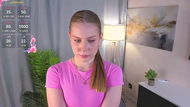 Snapshot of CharityKhamo chatting on February 20, 3:25 am CharityKhamo online show from February 20, 3:25 am