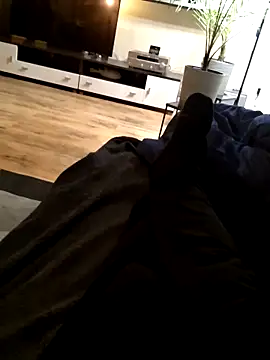 Snapshot of Demik71 chatting on February 11, 7:19 pm Demik71 online show from February 11, 7:19 pm