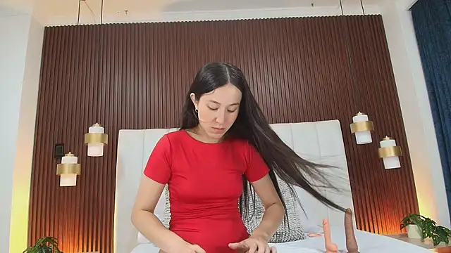 Snapshot of Brisa_Silva chatting on March 3, 12:00 pm Brisa Silva online show from March 3, 12:00 pm