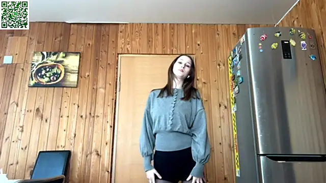 Snapshot of VickieKush chatting on April 21, 8:42 am VickieKush online show from April 21, 8:42 am