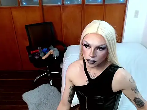 Snapshot of DanniHotBoy02 chatting on February 13, 9:55 pm DanniHotBoy02 online show from February 13, 9:55 pm