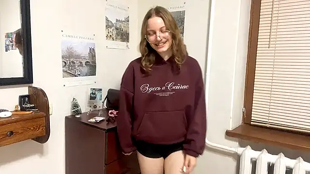 Snapshot of MillySwolley chatting on February 13, 3:41 pm MillySwolley online show from February 13, 3:41 pm