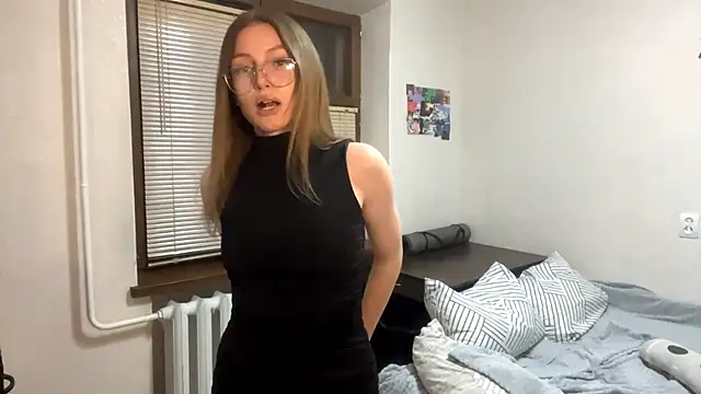 Snapshot of MillySwolley chatting on February 15, 3:42 pm MillySwolley online show from February 15, 3:42 pm