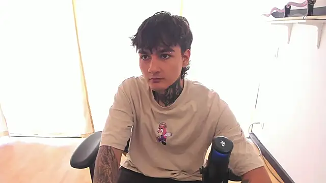 Snapshot of Your_Tao chatting on February 14, 5:43 pm Your Tao online show from February 14, 5:43 pm