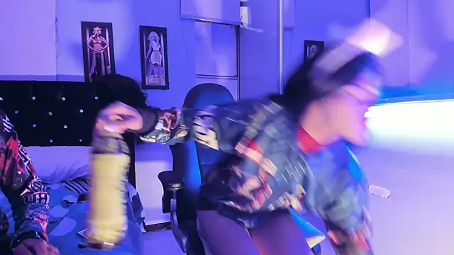 thonixxandluna online show from February 11, 3:33 am