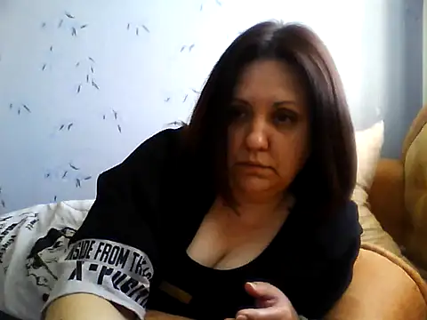 LockyCharm111 online show from April 25, 8:17 am