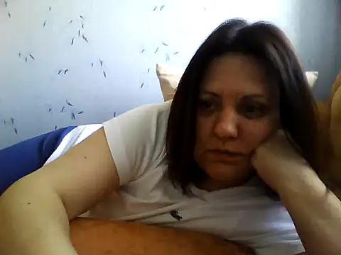 LockyCharm111 online show from May 5, 4:42 am