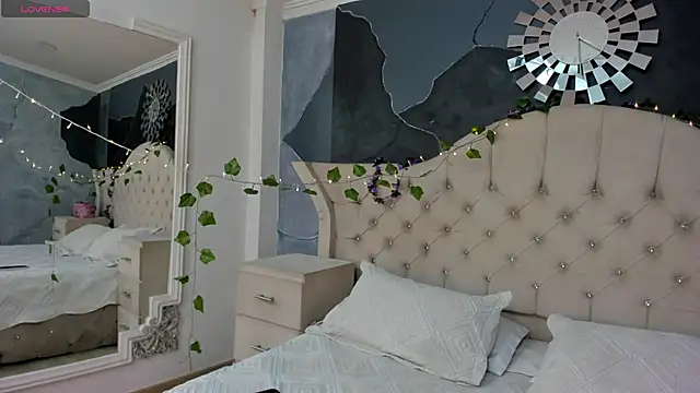 DulcePrince  online show from April 2, 1:20 pm