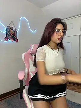 Snapshot of VelariaSoft chatting on February 11, 2:33 pm VelariaSoft online show from February 11, 2:33 pm