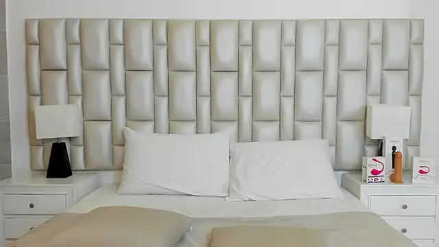 paola katy dicks online show from February 27, 7:47 pm