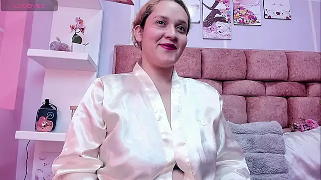 Snapshot of CurvaDorada_noa chatting on March 2, 7:10 pm CurvaDorada noa online show from March 2, 7:10 pm