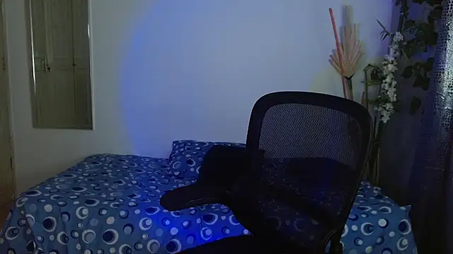 eithan jonnes online show from March 17, 9:18 pm