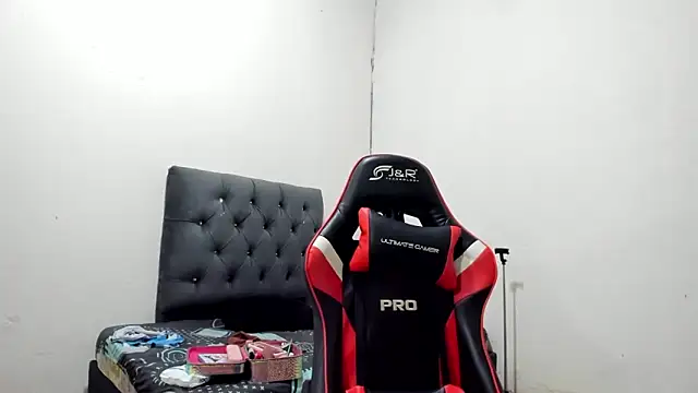 Snapshot of QueenNyxx chatting on March 12, 8:37 pm QueenNyxx online show from March 12, 8:37 pm