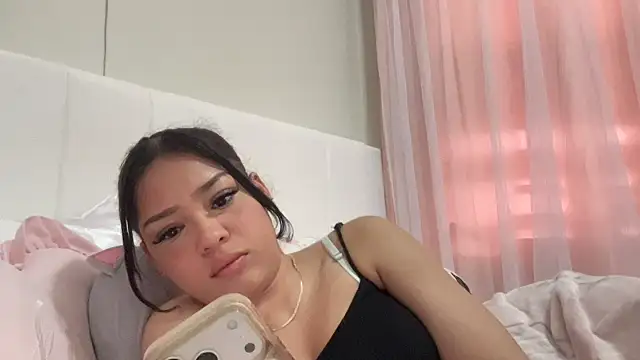 Snapshot of lizabbyyy chatting on May 26, 10:50 pm lizabbyyy online show from May 26, 10:50 pm