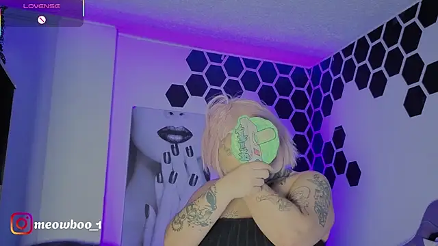 meowboo online show from March 25, 9:32 pm