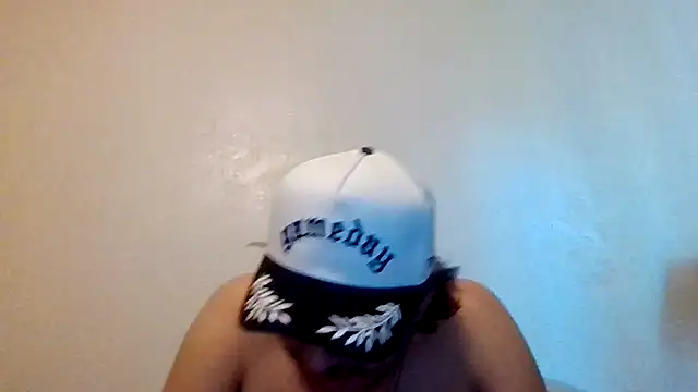 Tallhungandcloudy online show from February 28, 11:50 pm