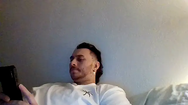 Tallhungandcloudy online show from March 7, 9:39 am