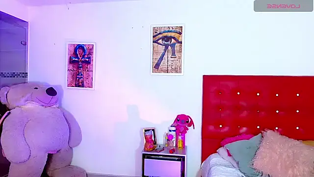 Snapshot of sexy_girlts chatting on April 14, 11:11 pm sexy girlts online show from April 14, 11:11 pm