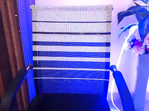 Snapshot of _chitranshi chatting on February 16, 6:09 am chitranshi online show from February 16, 6:09 am