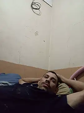 Snapshot of segnini21 chatting on July 8, 1:32 am segnini21 online show from July 8, 1:32 am