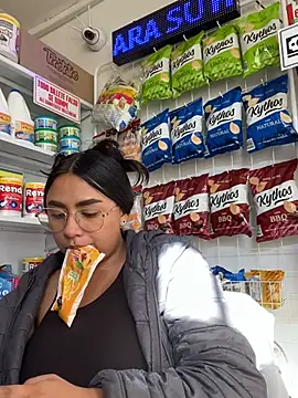 Snapshot of Michell_tits chatting on February 10, 12:53 pm Michell tits online show from February 10, 12:53 pm