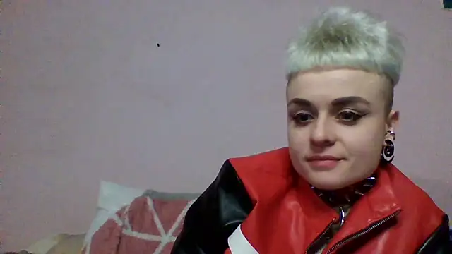 Snapshot of AlisaDear257 chatting on February 20, 8:42 pm AlisaDear257 online show from February 20, 8:42 pm